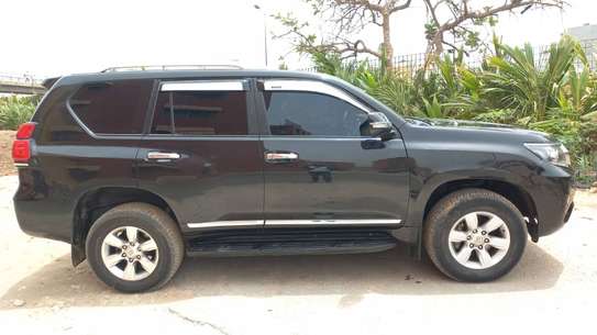 TOYOTA PRADO VX ESSENCE image 3
