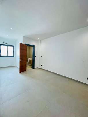 Appartement à vendre à Onomo Yoff sous location image 3