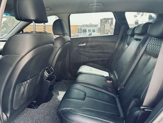 Hyundai Santafe 2019 image 9