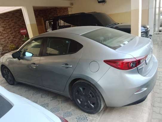 Location : Mazda 3 image 3