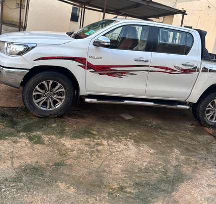 Toyota hilux 2017 image 1