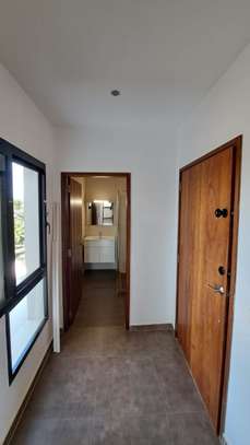 APPARTEMENT F4 A LOUER A NGOR image 10