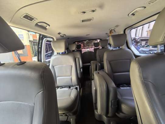 Bus Hyundai Starex 12 places  avec chauffeur image 9