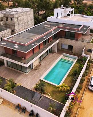 Villa d'architecte à vendre à Saly Joseph image 2