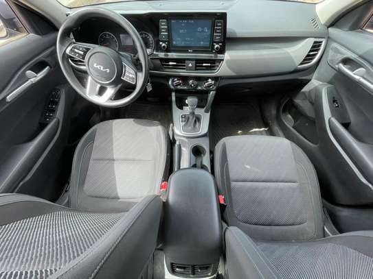 Kia Sportage SUV gris polyvalent confort et sécurité image 8