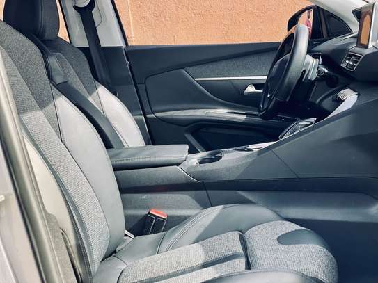 PEUGEOT 5008 2018 image 3