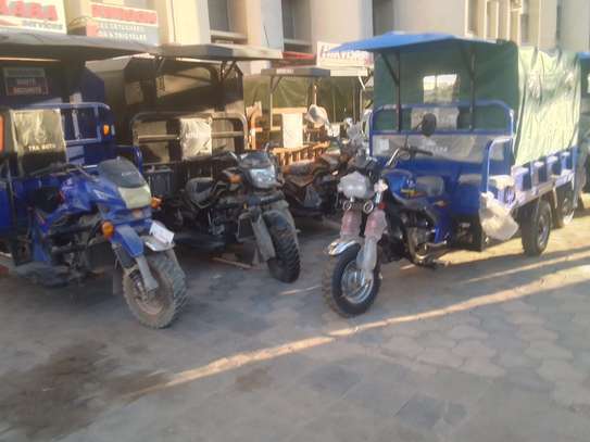 Moto Taxi Bagages image 1