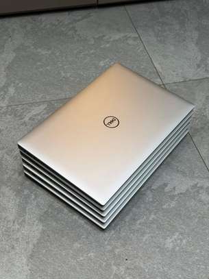 Dell XPS 15 7590 image 3