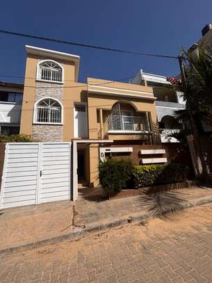BELLE VILLA image 1