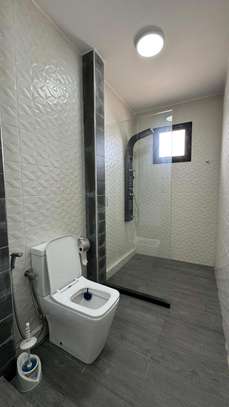 APPARTEMENT F4 MEUBLÉ À LOUER À MERMOZ image 5