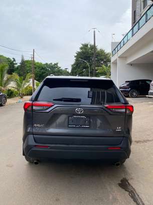 Toyota Rav 4 2019 image 5