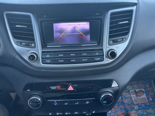 HYUNDAI TUCSON  4x4 image 9