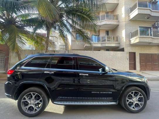Jeep Grand Cherokee Overland 2019 image 3