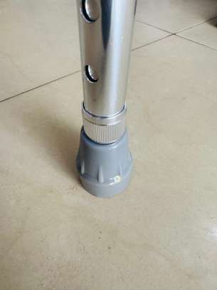 Canne anglaise, Béquille de maintien réglable image 10