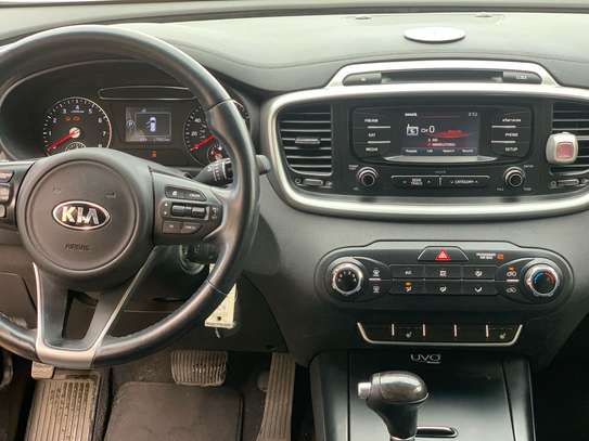 KIA SORENTO image 2