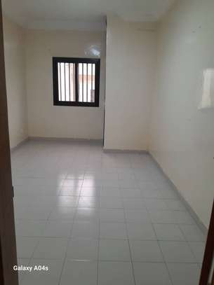 APPARTEMENT 3 CHAMBRES SALON A LOUER A ZAC MBAO image 4