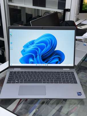 Dell Precision 3571 i7 12th RTX : 4go image 1