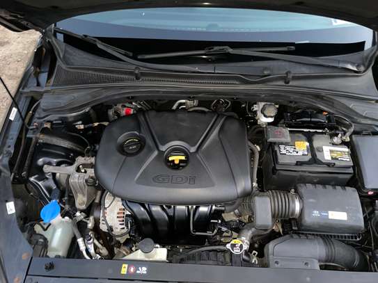 Hyundai Elantra GT 2019 image 9