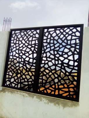 Portails, Fenêtres et balcons décoratifs métalliques image 2