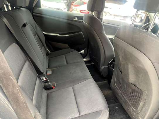 HYUNDAI TUCSON 2017 image 9