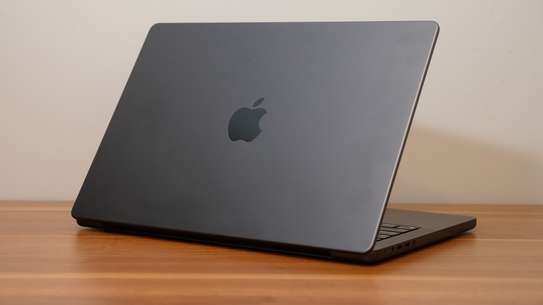MACBOOK PRO M3 14 2023 16/512 cycle 7 image 2