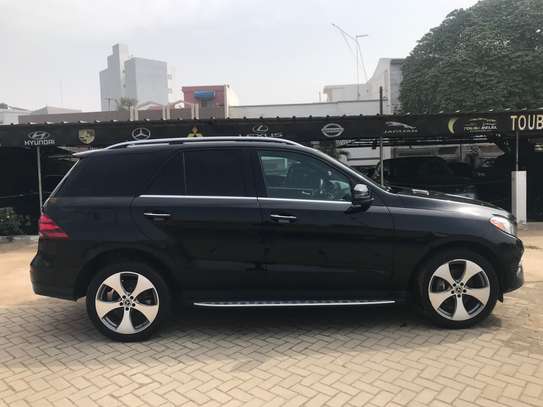 Mercedes Benz GLE 350 image 3