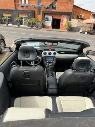 Ford mustang venant image 2