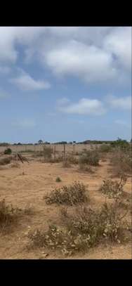 Terrain 360M2 à Yenne Toubab Dialao image 1