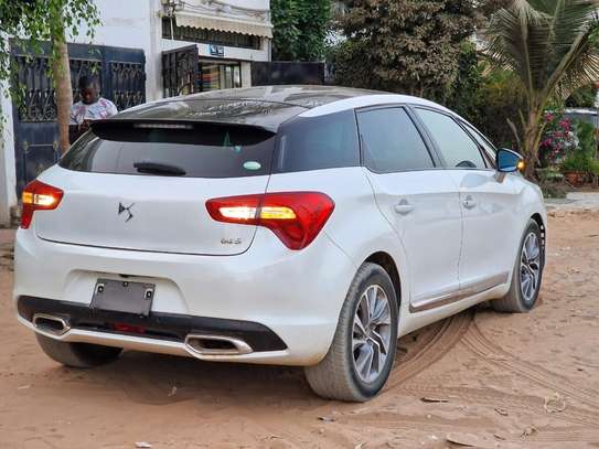 Citroën DS5 année 2018 image 12