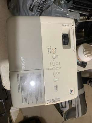 Epson video projecteur model powerlite 84+ image 2