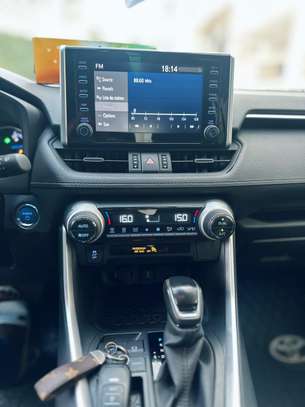 Toyota rav4 année 2022 image 10