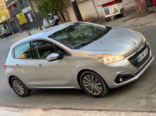 Peugeot 208 image 10