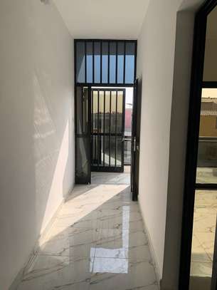 Appartement de 2ch a Sacre Coeur 3 VDN image 8