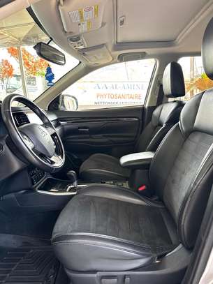 Mitsubishi Outlander image 14