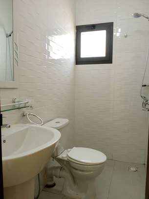 Appartement spacieux aux Almadies zone de recasement image 1
