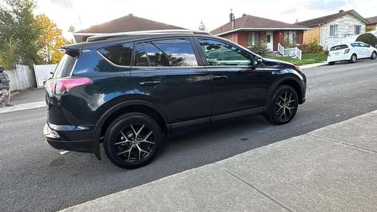 Toyota RAV4 image 5