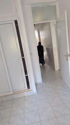 A loué un apartuman  1etage non loin de la brioche Dorée image 8