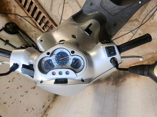 Moto scooter venant à vendre image 4