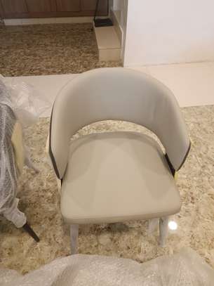 Chaise de Table moderne image 3