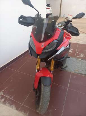 BMW XR 900 image 4