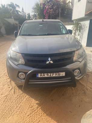 Mitsubishi L200 image 10