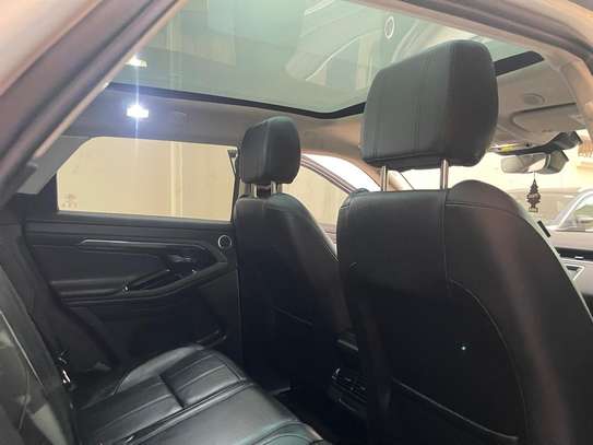Range Rover Evoque 2021 SUV image 6