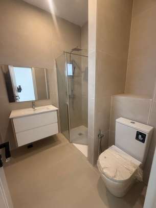 Appartement f4 neuf à louer au point e image 4