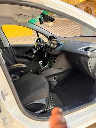 Peugeot 208 Gt image 9