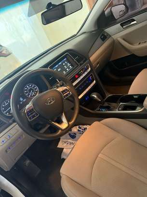 Hyundai sonata image 10