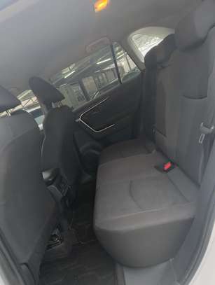 Toyota Rav 4 2021 image 4