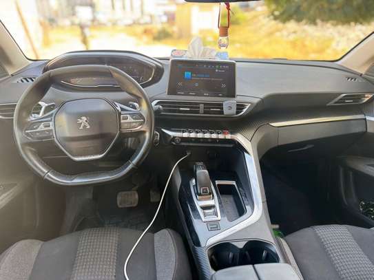 Peugeot 308 Berline Compacte Noir Style et Performance image 5