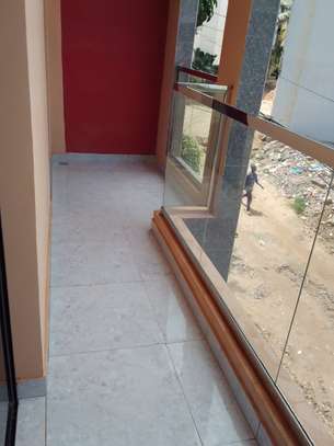 Appartement de 3 chambres salon à louer au virage image 3