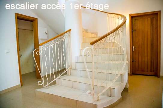 Belle villa sise au virage image 5