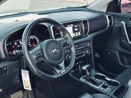 KIA SPORTAGE FULL OPTIONS image 8